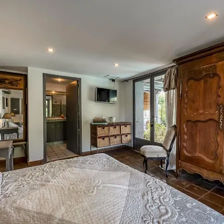 Villa Lavish In With Swimming Pool Gassin