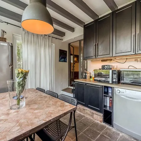 Lavish In With Swimming Pool Villa Gassin